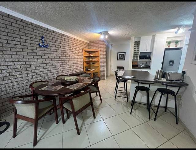 3 BEDROOM APARTMENT FOR SALE IN UVONGO BEACH